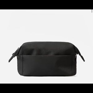 Everlane/ The ReNew Catch-All Case